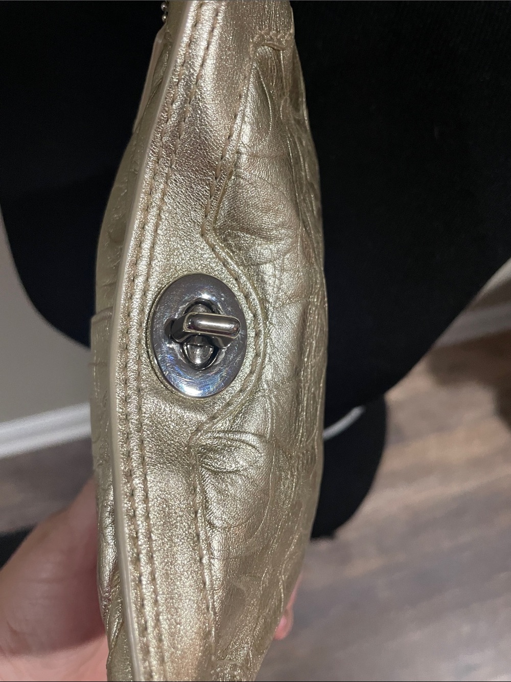 Coach Metallic Gold Signature Wristlet Clutch - Picture 3 of 5
